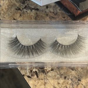 Long luxe lashes